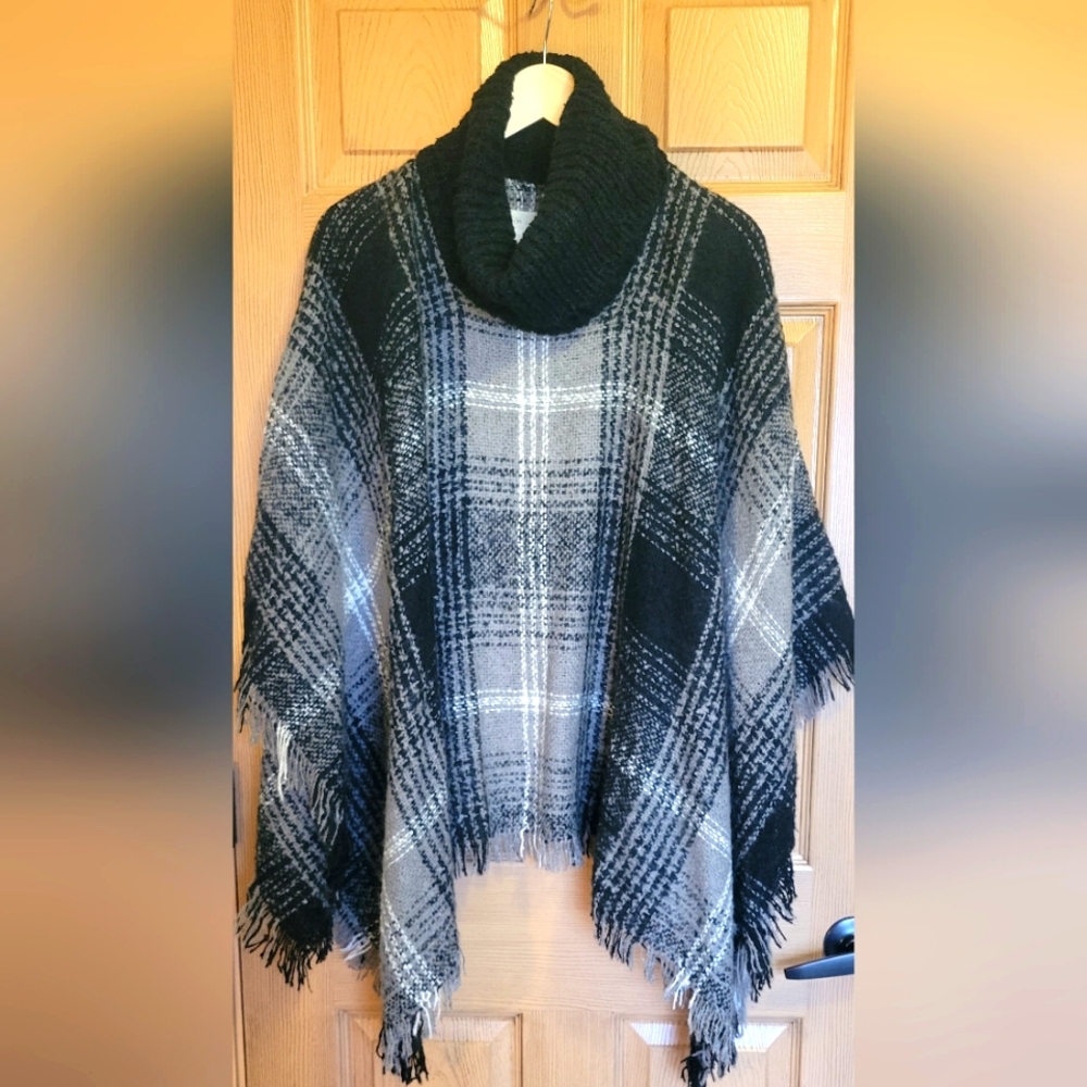 Milibon Poncho, Black And Gray! Cozy For Evenings Out Or Travel